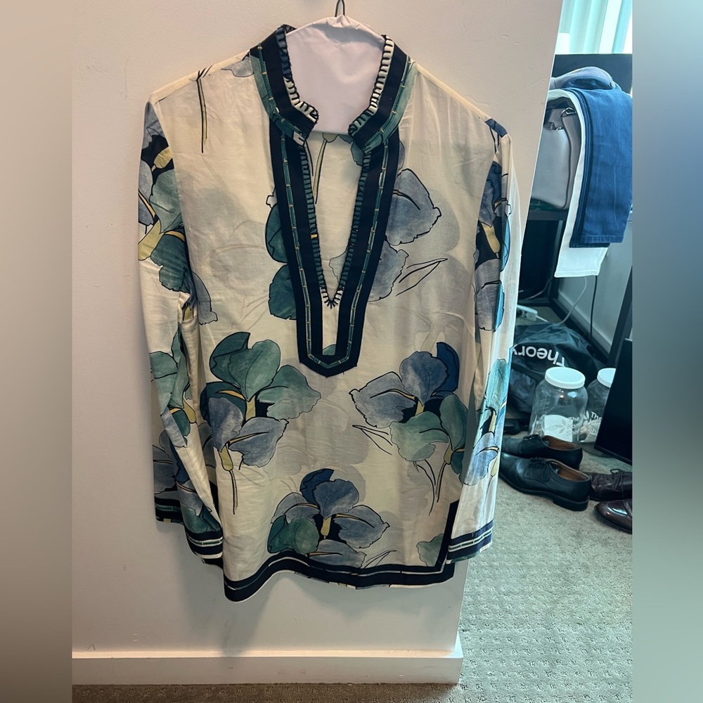 Excellent condition Tory Burch Tunic!!!